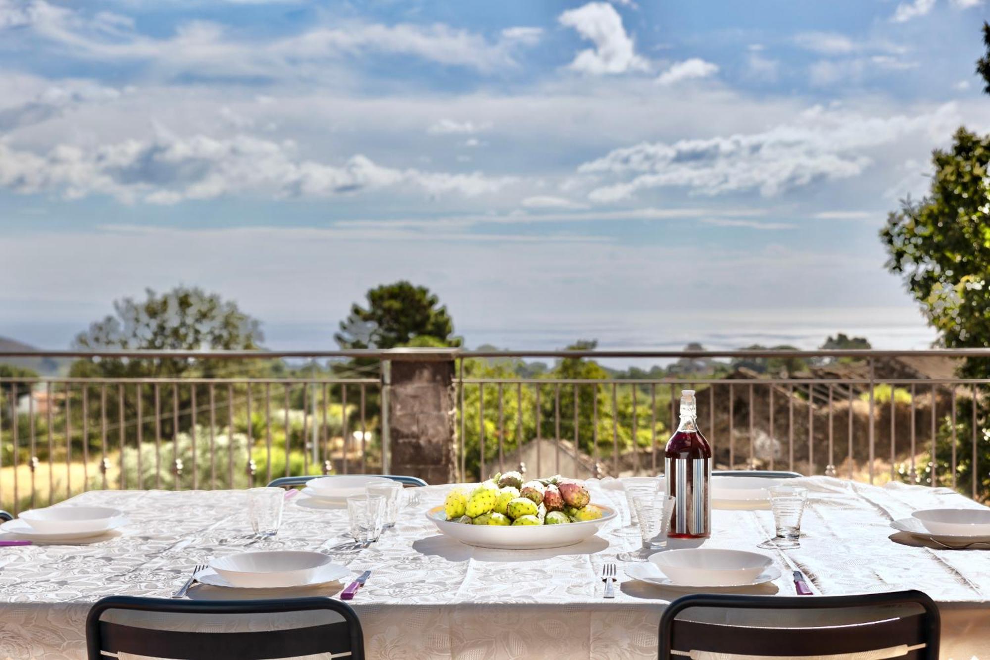 Villa Melany Casa Vacanza ปิเอดิมอนเต เอตเนโอ ภายนอก รูปภาพ