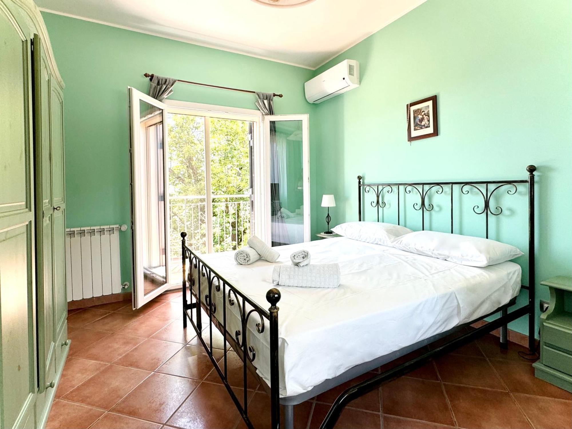 Villa Melany Casa Vacanza ปิเอดิมอนเต เอตเนโอ ภายนอก รูปภาพ