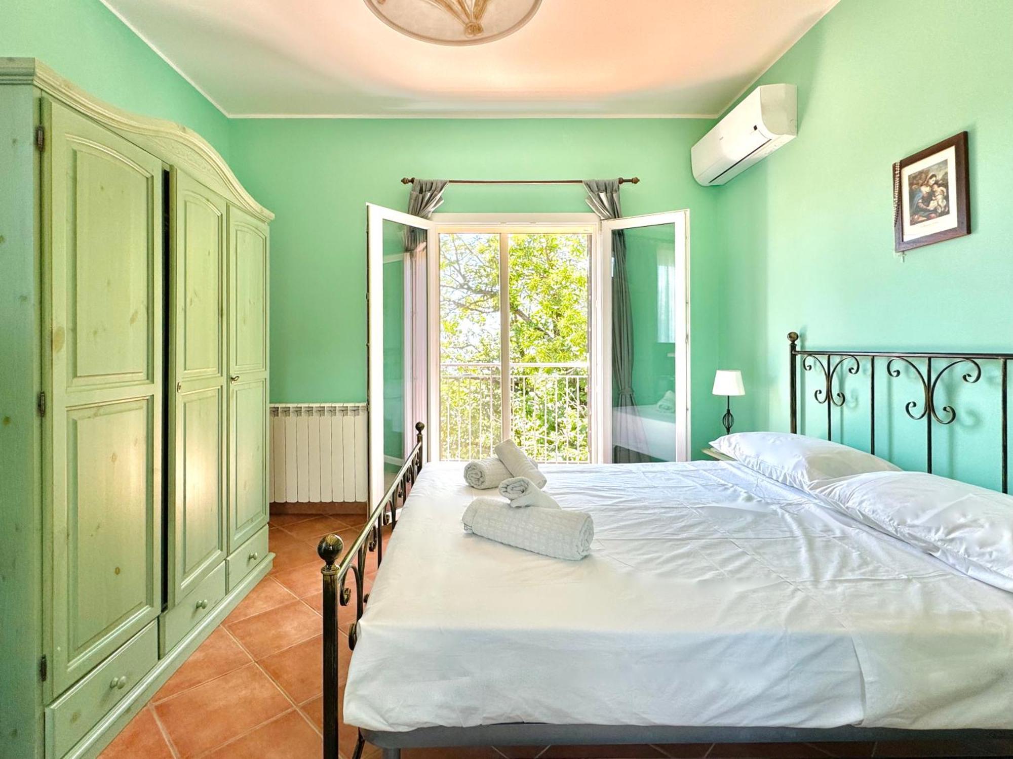 Villa Melany Casa Vacanza ปิเอดิมอนเต เอตเนโอ ภายนอก รูปภาพ