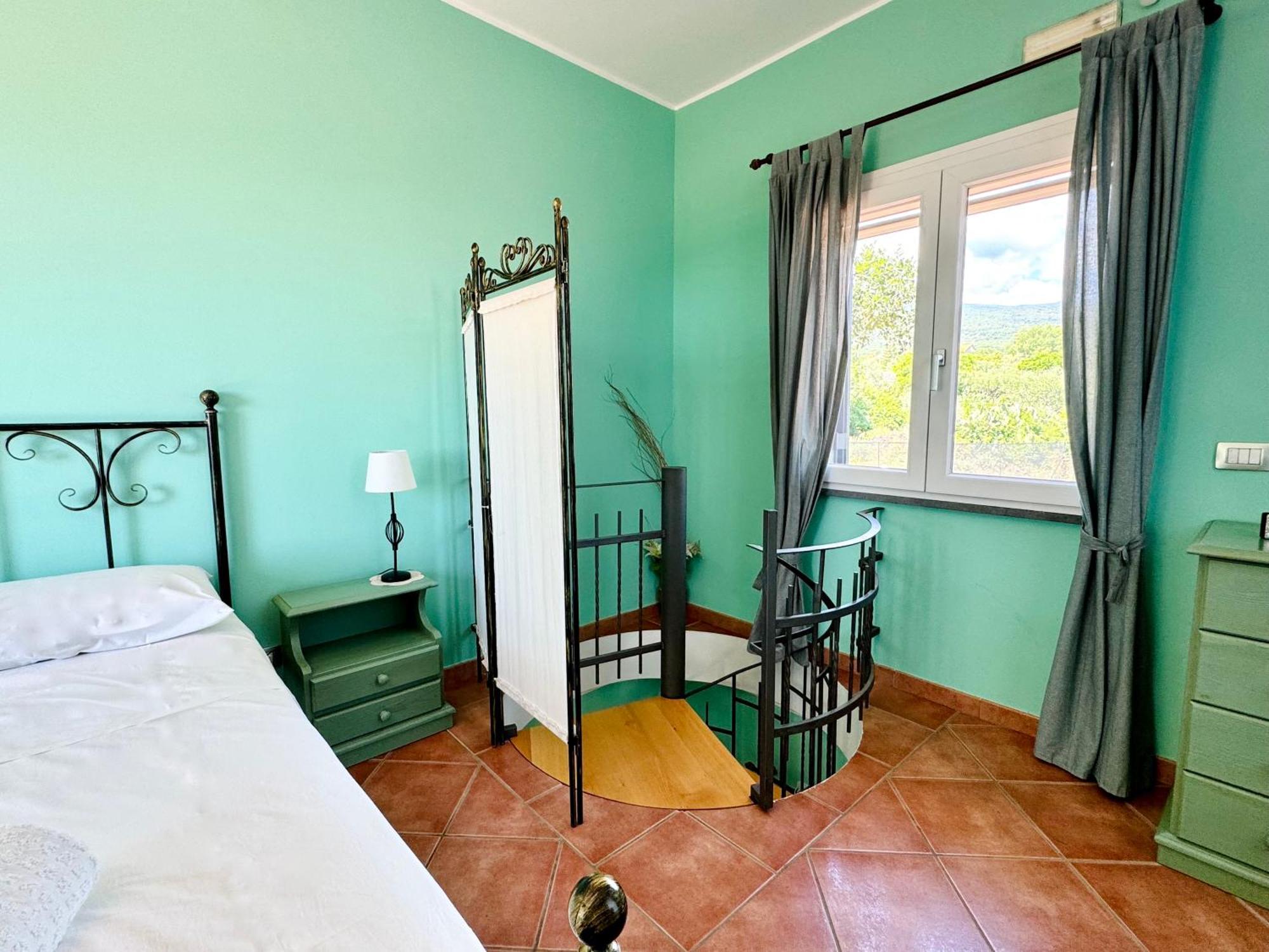 Villa Melany Casa Vacanza ปิเอดิมอนเต เอตเนโอ ภายนอก รูปภาพ