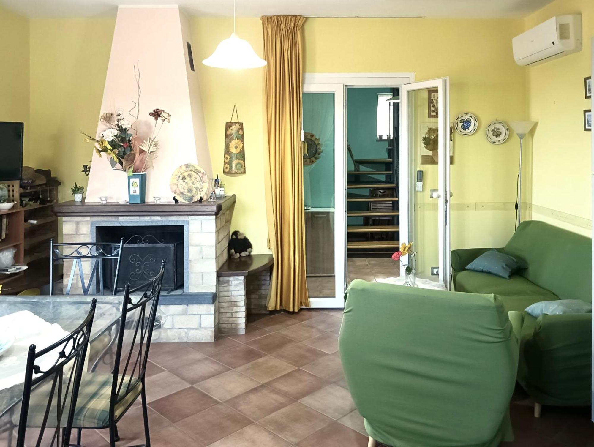 Villa Melany Casa Vacanza ปิเอดิมอนเต เอตเนโอ ภายนอก รูปภาพ